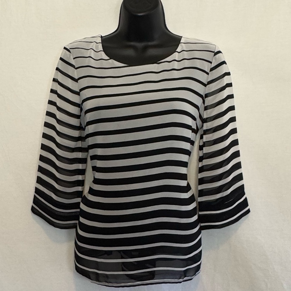 D-116 Forever 21‎ Black & White Stripe 1/2 Sleeve Lined Pullover Blouse Size S